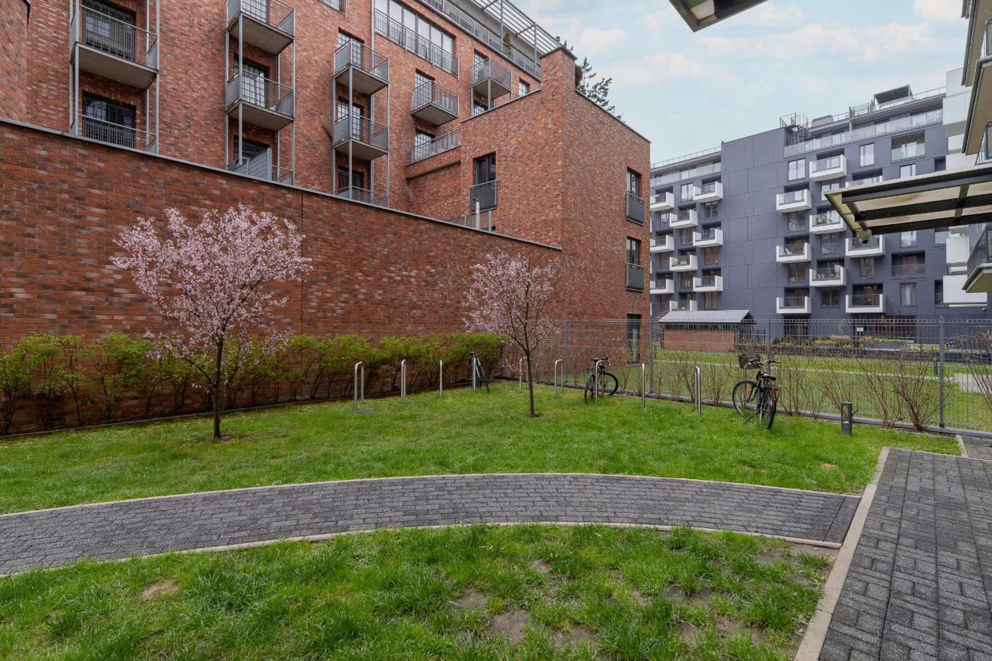 Zablocie Pet-friendly Slusarska By Renters Appartement